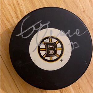 Zdeno Chára signed hockey puck